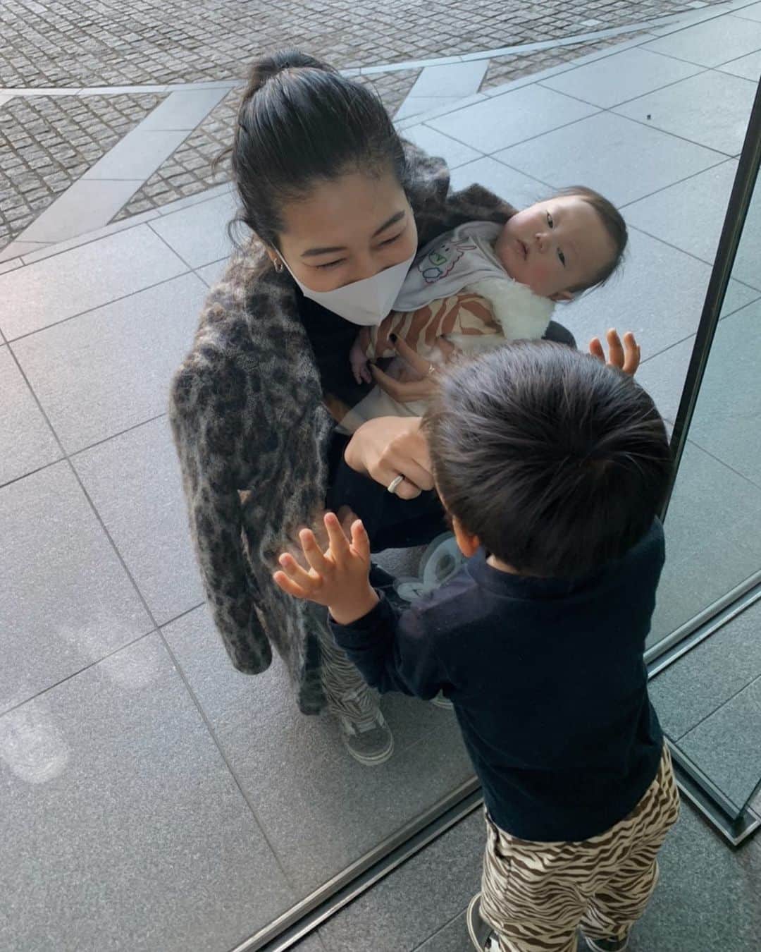那須ミラノのインスタグラム：「✋🏻🤚🏻💕」