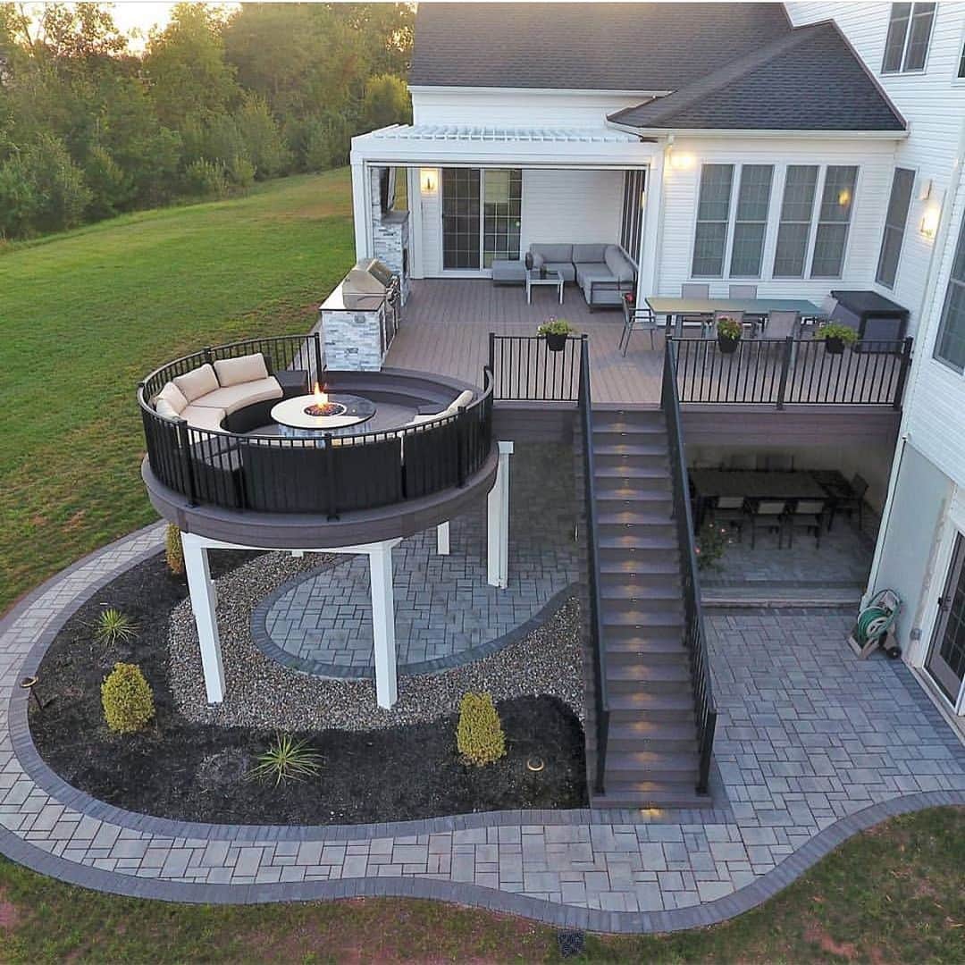 のインスタグラム：「Ohhh summer!! Loving this deck! By @deckremodelers」