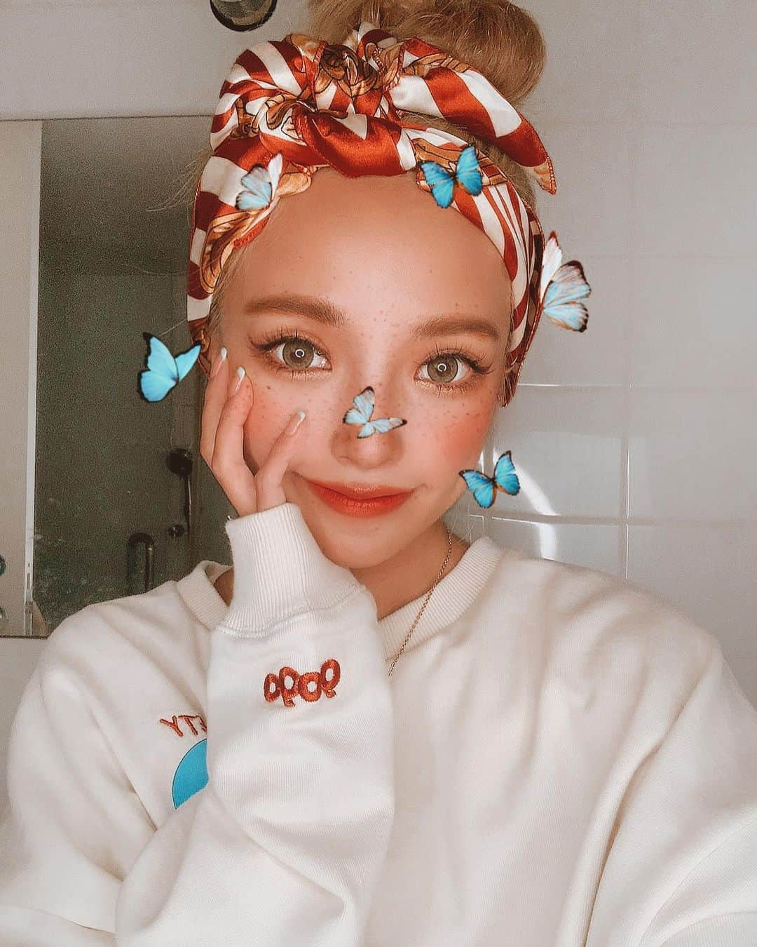 ユミ さんのインスタグラム写真 - (ユミ Instagram)「🦋⛓🧡  𝟕𝟎'𝐬 𝐬𝐮𝐫𝐟 𝐬𝐭𝐲𝐥𝐞 𝐭𝐨𝐩𝐬🦋 𝐨𝐨𝐭𝐝 @mysugarbabe_official   slide pls🏄🏽‍♀️🎟💙  Nail💚 @reonail74    #ootd#fashion#surf  #surfstyle#70s」2月12日 13時02分 - yuminchu1029