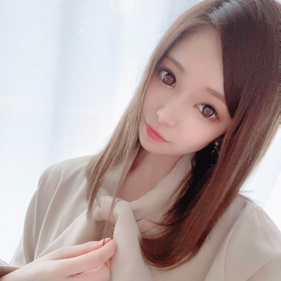 HINAのインスタグラム：「  ꪔ̤̮ꪔ̤̮   #ナチュラルメイク のつもり」