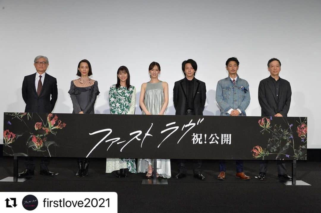 窪塚洋介さんのインスタグラム写真 - (窪塚洋介Instagram)「昨日初日を迎えた「ファーストラヴ」 2本の舞台挨拶のあと取材を受け、夕方に出演者4人と監督でコメンタリー(副音声)用の収録の為にまた観て、 先程またまた劇場にて一人コッソリ観て参りました。 …何度観ても沁みる。 是非1人でも多くの方に観てもらいたいです。 いまこの時代に強く優しい愛をシェアしましょう。」2月12日 13時38分 - yosuke_kubozuka