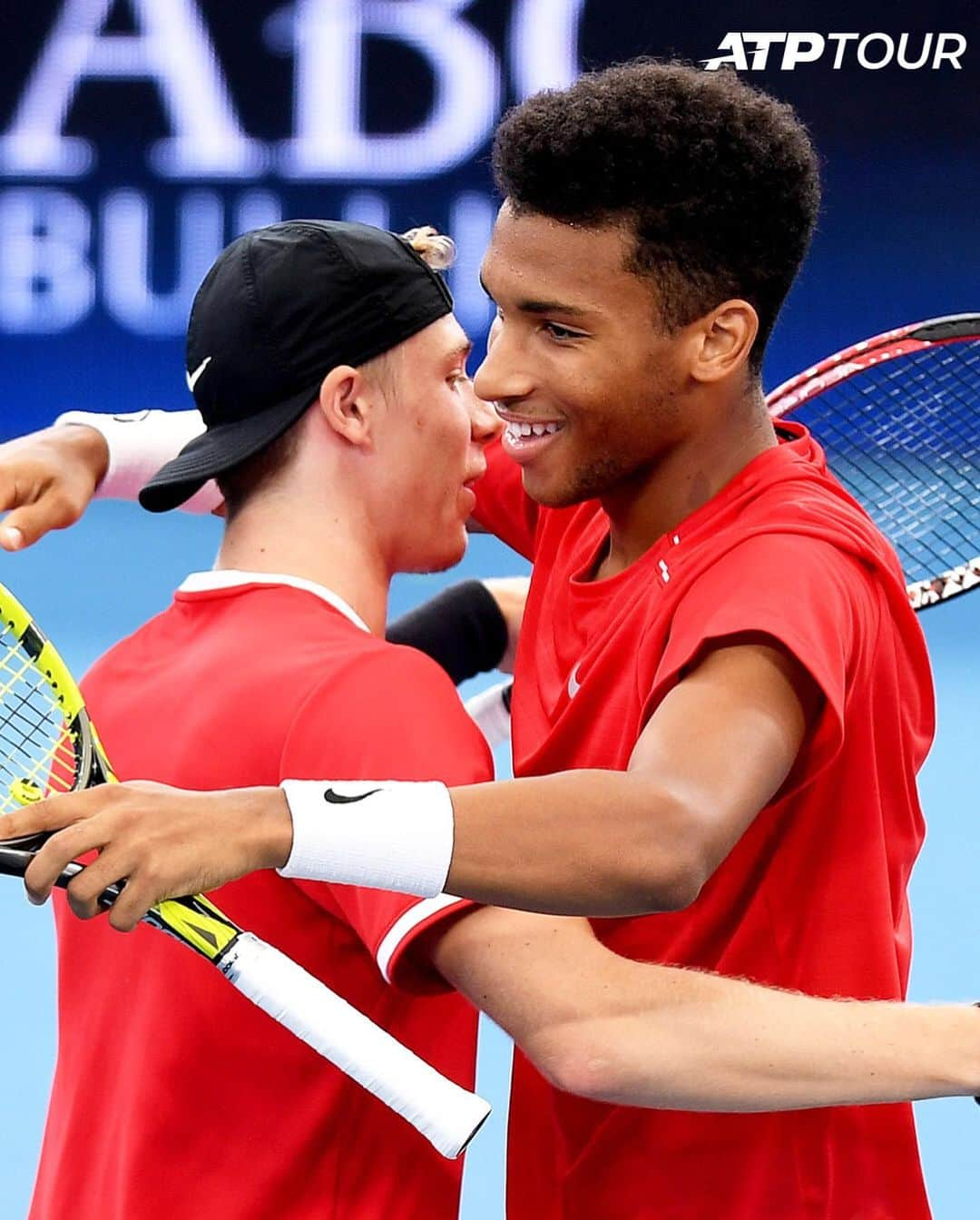 ATP World Tourさんのインスタグラム写真 - (ATP World TourInstagram)「Opponents today, friends always 😎  📸: @denis.shapovalov & @felixaliassime」2月12日 13時50分 - atptour