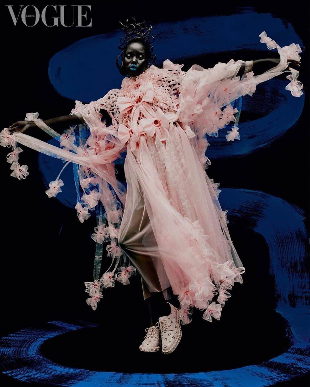 I.T IS INSPIRATIONさんのインスタグラム写真 - (I.T IS INSPIRATIONInstagram)「Have you dressed up today ?  We wish you all a Happy Chinese New Year ! - @noirkeininomiya @commedesgarcons_ithk  #yearofox #ITisInspiration #ITHK #noirkeininomiya #SS21  📸 @britishvogue」2月12日 14時09分 - ithk