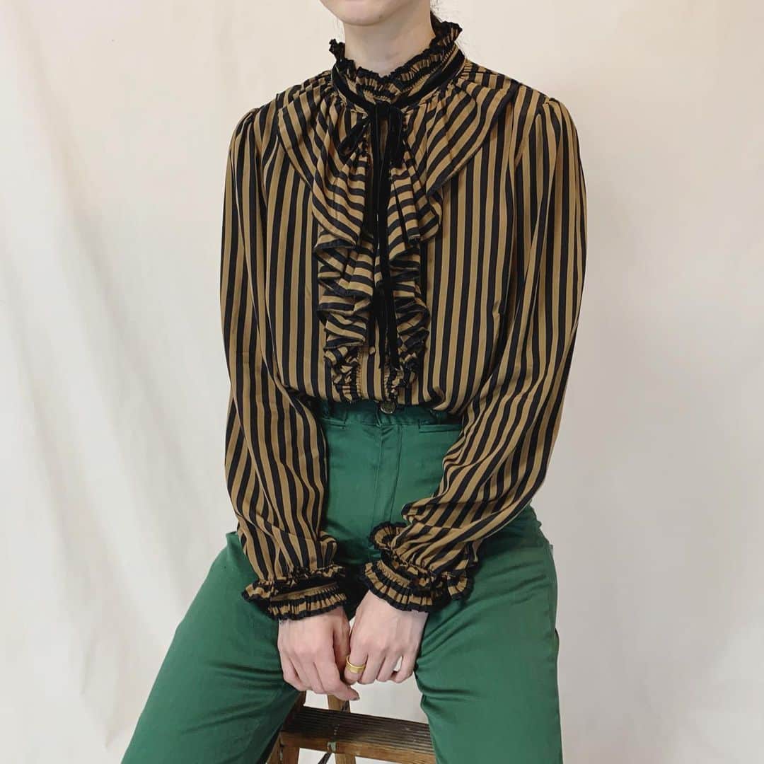 i nouのインスタグラム：「. SOLD.  stripe frill blouse #inou_vintageclothing」
