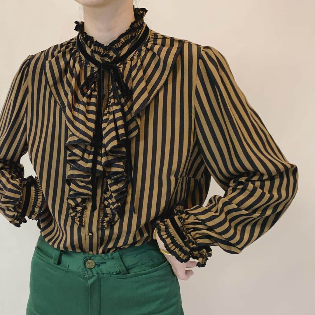i nouさんのインスタグラム写真 - (i nouInstagram)「. SOLD.  stripe frill blouse #inou_vintageclothing」2月12日 14時08分 - inou_vintageclothing