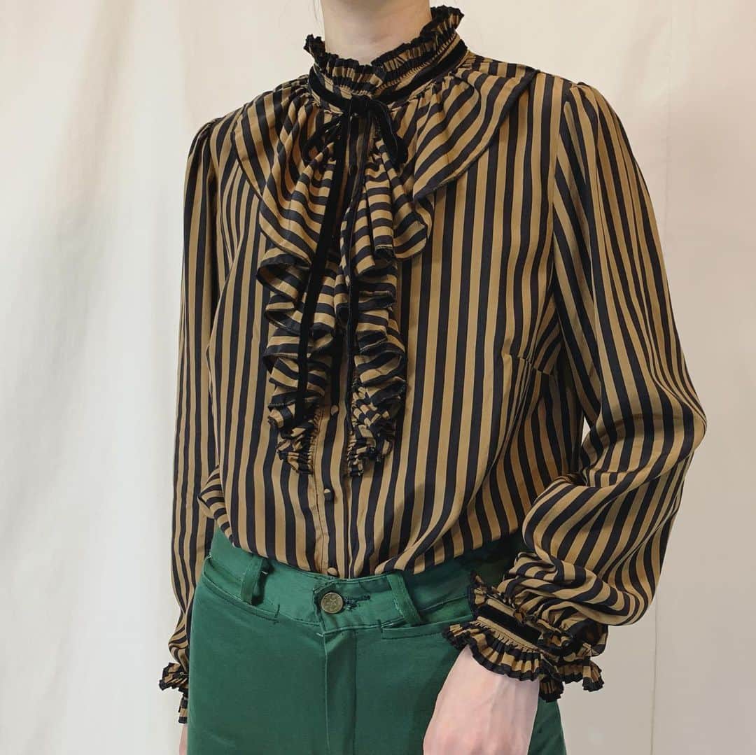 i nouさんのインスタグラム写真 - (i nouInstagram)「. SOLD.  stripe frill blouse #inou_vintageclothing」2月12日 14時08分 - inou_vintageclothing