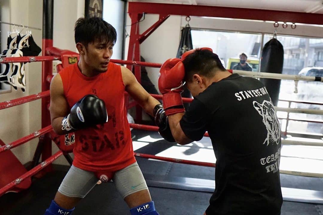 大沢文也さんのインスタグラム写真 - (大沢文也Instagram)「強い人と練習して強くなる。 毎日良い練習出来てる👍  強い人達が周りにいて助かってます  #kickboxing #fighter #キックボクシング #一生青春」2月12日 14時27分 - fumifumi_k1