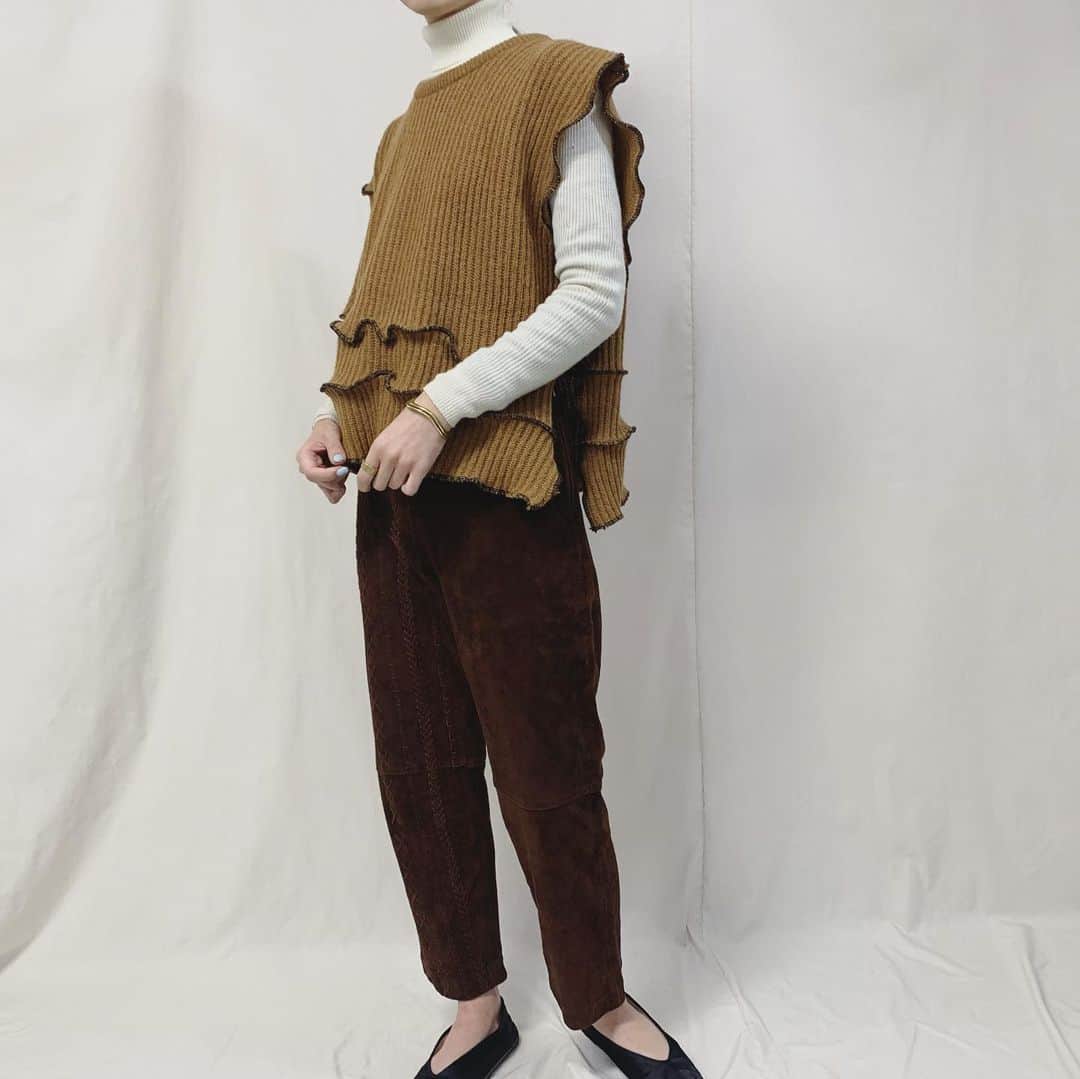 i nouさんのインスタグラム写真 - (i nouInstagram)「. SOLD.  Re made / stitch design asymmetry knit vest  #inou_vintageclothing」2月12日 14時24分 - inou_vintageclothing