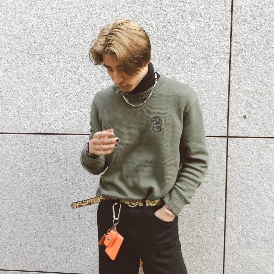古幡亮（WATWING）のインスタグラム：「人生初🌚 #malepolish  . 📸photo by @fu_takahashi_official  . #RYOのきょー服」