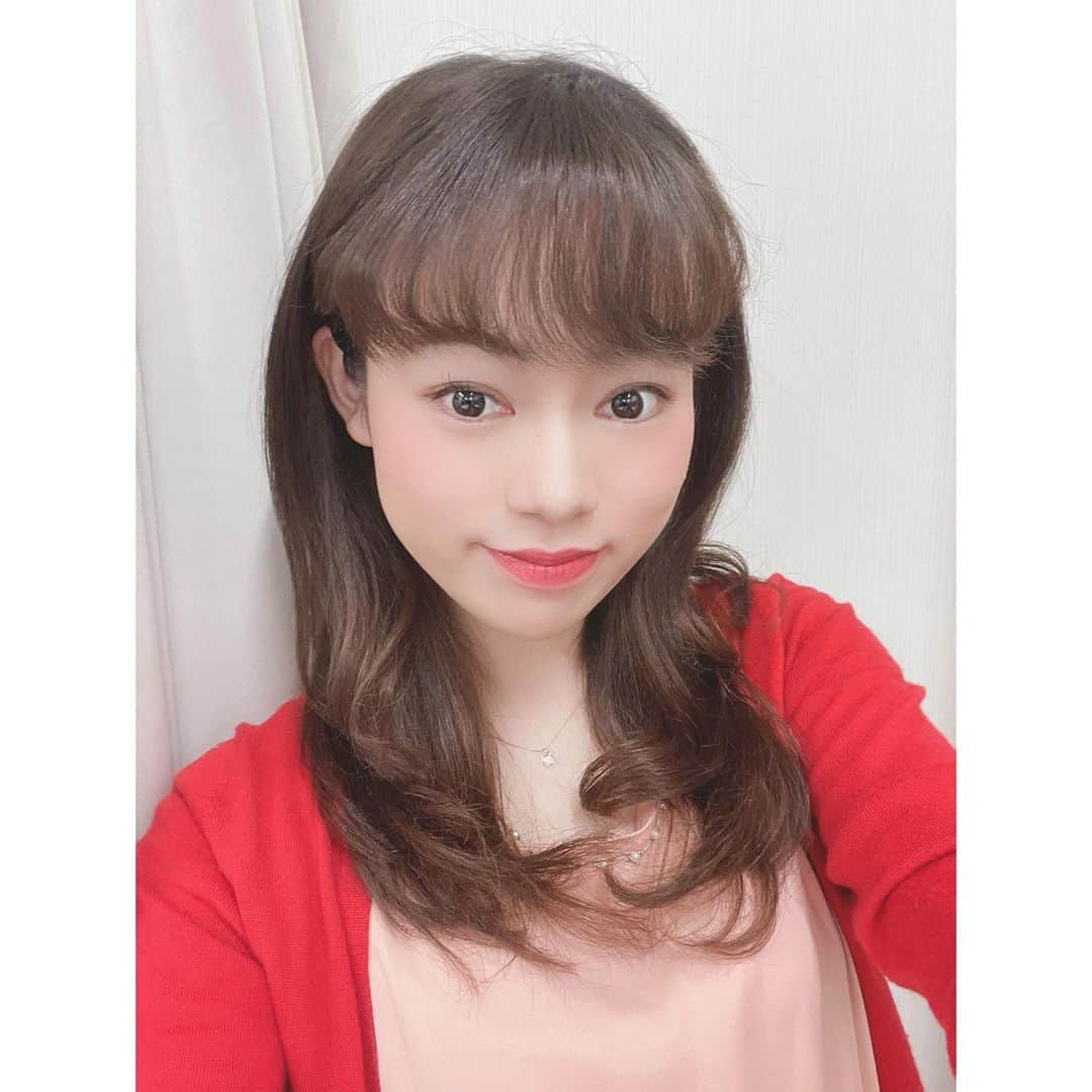 矢内井玲奈さんのインスタグラム写真 - (矢内井玲奈Instagram)「昨日と今日は福岡の大和証券／CONNECT劇場にてじぎょう浜一座さんのお芝居に出演してます❣️  今回初めてのキャラクターに挑戦させていただき、とっても楽しいです☺️  …ここで問題ですっ！ 2枚目と3枚目の写真はどこが違うでしょうか？✨  このあとE・ZO花月miniは ①16:00〜②18:30〜です！ ぜひお越しください🙌💕  #福岡劇場 #福岡ezo花月  #mini  #じぎょう浜一座 #福岡よしもと #まちがいさがし」2月12日 14時51分 - reina_yanai