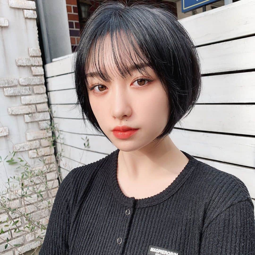 吉田凜音のインスタグラム：「人生で1番短いよ❣️ ショートカット」