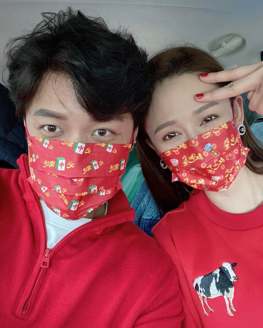 ジョー・チェン（Joe Chen）さんのインスタグラム写真 - (ジョー・チェン（Joe Chen）Instagram)「🧨🧨 初一拜年啦 那啥 祝大家打麻將不詐糊 🐮😋 @alan.chen._」2月12日 15時10分 - iam_joechen