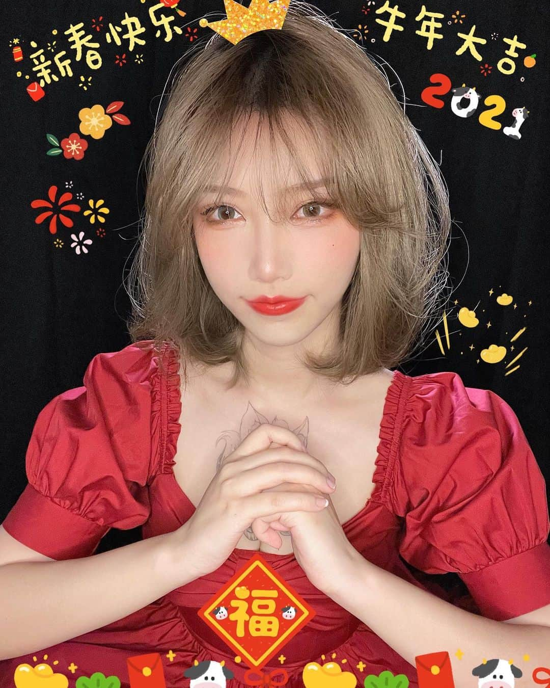 犬神洛洛子さんのインスタグラム写真 - (犬神洛洛子Instagram)「新年快乐！给大家拜年啦～」2月12日 15時09分 - rakukoo