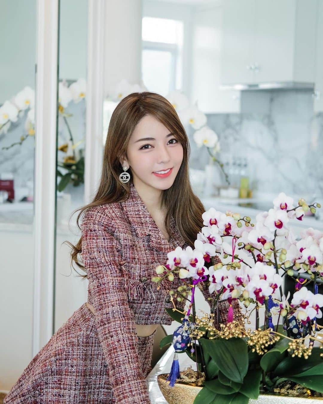 Vivi Tamのインスタグラム：「祝大家新年快樂 身體健康🧧🌸 疫情可以快點過去✨✨」