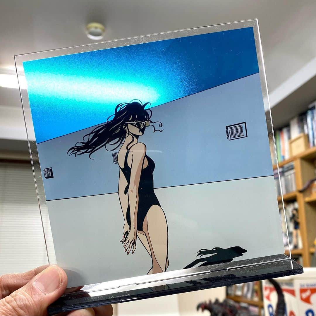 江口寿史さんのインスタグラム写真 - (江口寿史Instagram)「This is a new acrylic stand, one of the products that will go on sale at my exhibition "She", which will reopen in March 2021.」2月12日 15時48分 - eguchiworks