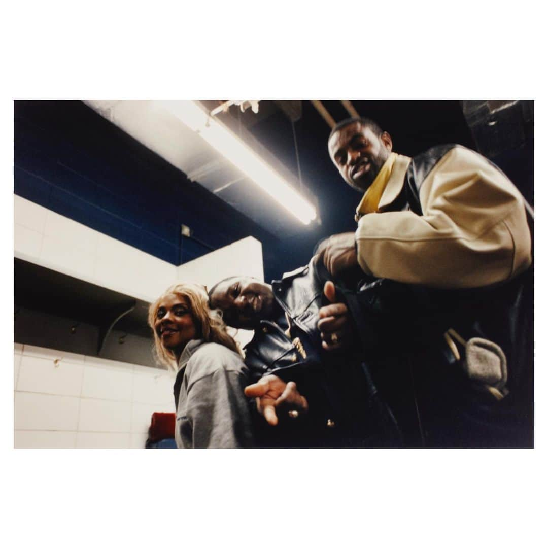 マリオ・ソレンティさんのインスタグラム写真 - (マリオ・ソレンティInstagram)「Lil’ kim  On the #TheNotoriousKim tour 2000 #lilkim  #mariosorrenti #archive」2月12日 15時49分 - mario_sorrenti