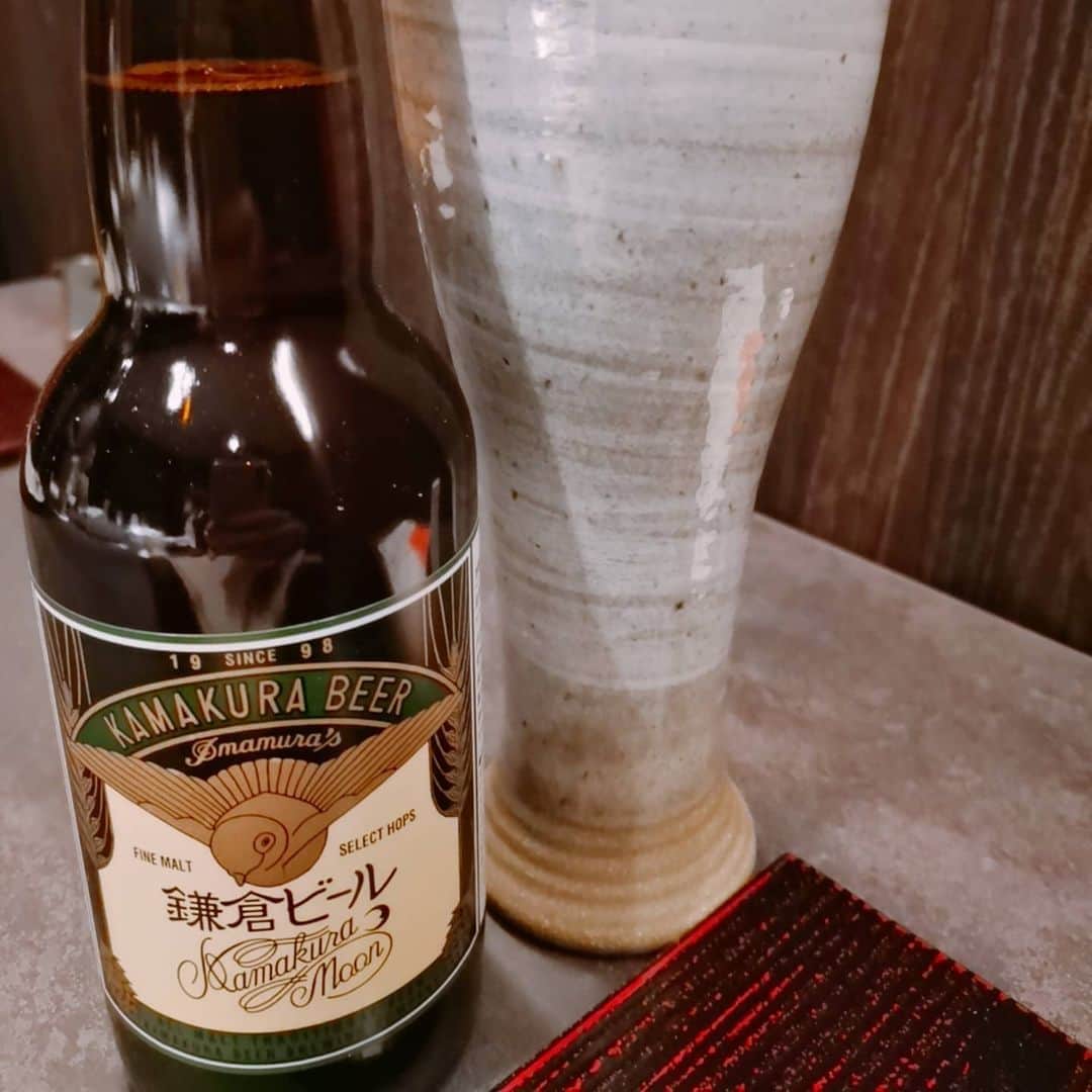 岸田彩加さんのインスタグラム写真 - (岸田彩加Instagram)「#fmfuji さんの、oh!おのののか @ohnonoka 最近はお酒続きでした🍶✨ ・ 300年以上の(！)歴史を持つ、#笹一酒造 さんの#夢山水 🌛 ・ #鎌倉ビール さんの#クラフトビール  どっちもとっても美味しかった！！ 外で飲む機会が減ってしまった分、おうちで美味しいお酒を飲むのも良いですね🥺 ・ #フリーアナウンサー #アナウンサー #ラジオ #radio #日本酒 #ビール #山梨 #yamanashi #山梨県 #エフエム富士 #お酒 #家飲み」2月12日 15時53分 - kishida_ayaka1122
