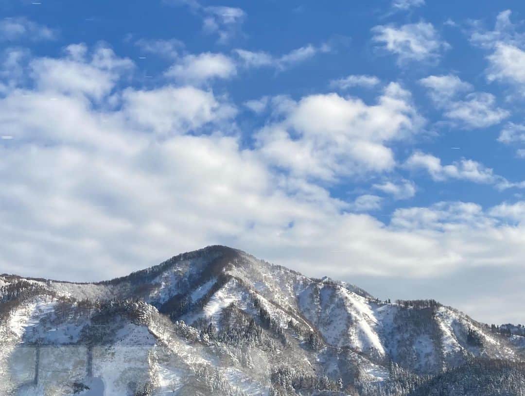 水戸悠夏子さんのインスタグラム写真 - (水戸悠夏子Instagram)「雪が積もった山綺麗。🏔」2月12日 16時04分 - mitoyukako
