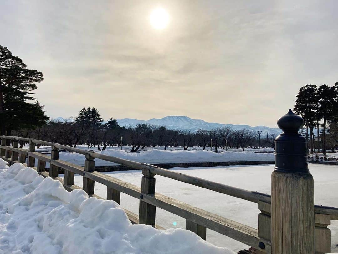 水戸悠夏子のインスタグラム：「雪が積もった山綺麗。🏔」