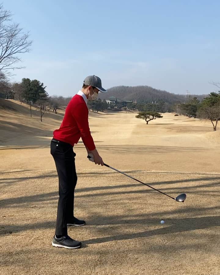 ニックン（2PM）のインスタグラム：「⛳️ with @renomagolf . . . #협찬#감사합니다!!!!」