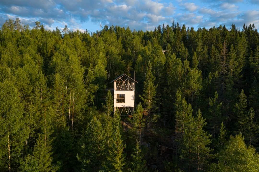 National Geographic Travelさんのインスタグラム写真 - (National Geographic TravelInstagram)「Photo by @MartinEdstrom / Want to live close to nature for a while? This is surely a good way to social distance. I photographed this lovely hut in Hälsingland, Sweden, while working on a story about living near nature last summer. Follow @MartinEdstrom for more inspiration from the Nordics. #ExploringHome #Sweden #Nordics」2月12日 16時39分 - natgeotravel