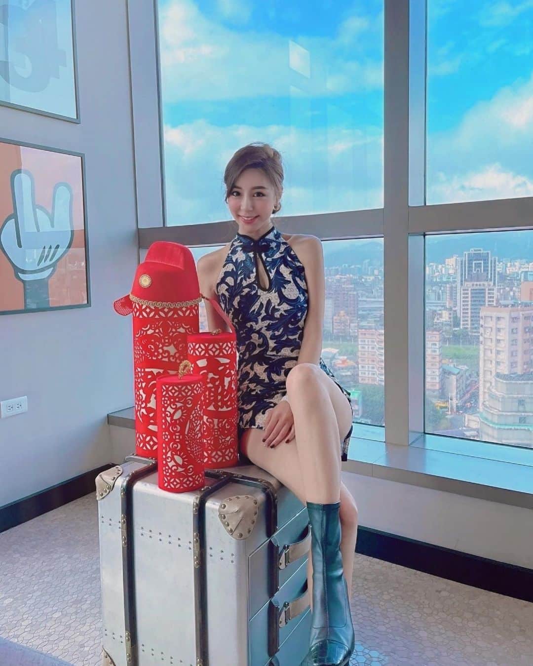 リタ（瑞塔兒）さんのインスタグラム写真 - (リタ（瑞塔兒）Instagram)「大年初一走春🧨 🐮牛年行大運🧧❤️ #cny#happychinesenewyear#2021」2月12日 16時43分 - love_ritakao