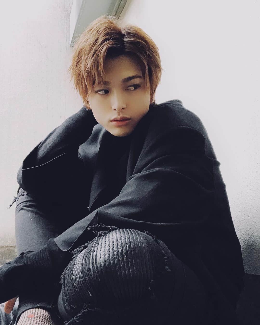 のインスタグラム：「黒コーデが1番好きです。 . I love black clothes. Thank you for always watching Instagram😉 . . . #ootd #fashion  #blackcode #blackfashion  #blacklove #blackcodenate  #黒コーデ #全身黒コーデ  #ladmusician #doctormartens」