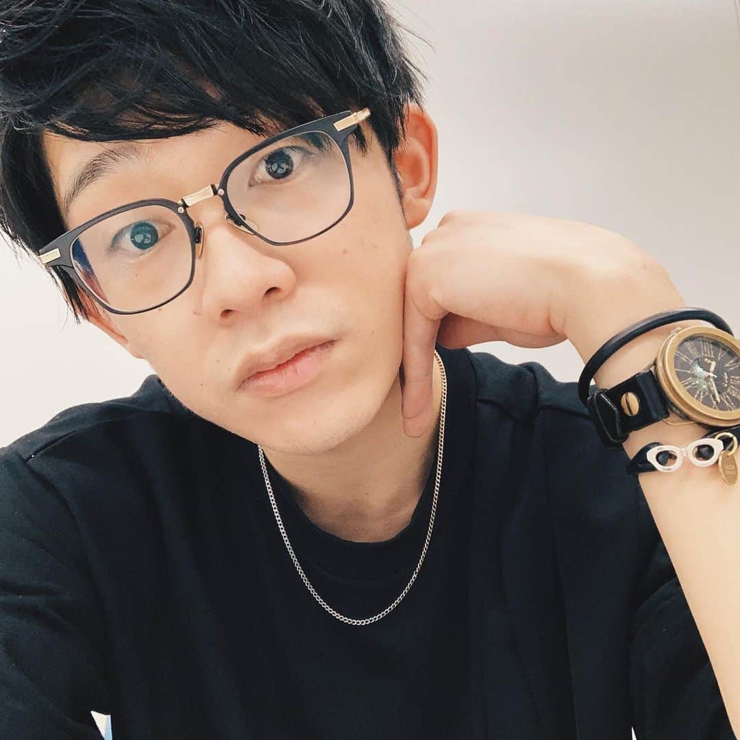 川崎鷹也のインスタグラム：「楽屋にて、TBSさんで収録と、これから移動して別のお仕事へ🙋‍♂️ #川崎鷹也 #tbs #me #instagram #instagood #instalike #instafashion #instamoment #instacool #instafollow」