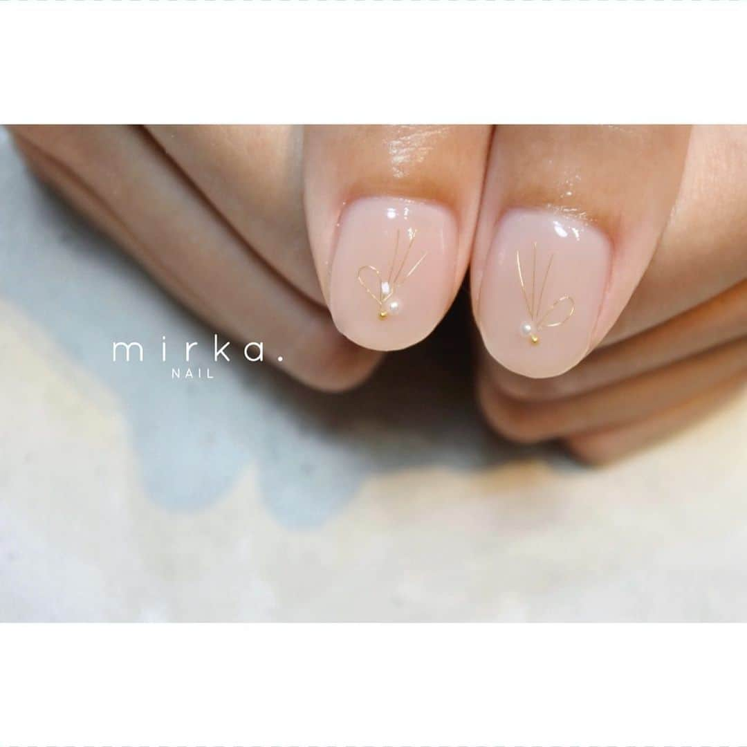 mirka. NAIL(ミルカネイル)さんのインスタグラム写真 - (mirka. NAIL(ミルカネイル)Instagram)「﻿ ワイヤーアート〻﻿ ﻿ ﻿ ﻿ -----------------------------------------﻿ ﻿ ご予約、お問い合わせは﻿ LINE ID→@mirka.nail(@含む)まで。﻿ 直近の空き状況やご予約方法、そのほか詳細はLINEの投稿をご覧ください。﻿ ﻿ オーダーネイルチップのご注文もお気軽にお問い合わせ下さい。﻿ ﻿ ﻿ 感染予防対策をしっかり行ったうえでお客様をお迎えしております。﻿ ﻿ 〈感染予防の取り組み〉と〈お客様へのお願い〉を﻿ ハイライトにてまとめておりますので、ご確認くださいませ◡̈﻿ ﻿ ﻿ ﻿ #mirkanail#nails#nail#nailart#naildesign﻿ #ショートネイル#ネイルアート#ネイルデザイン#ネイル#大人ネイル#シンプルネイル#オフィスネイル#ニュアンスネイル﻿」2月12日 16時54分 - mirka.nail