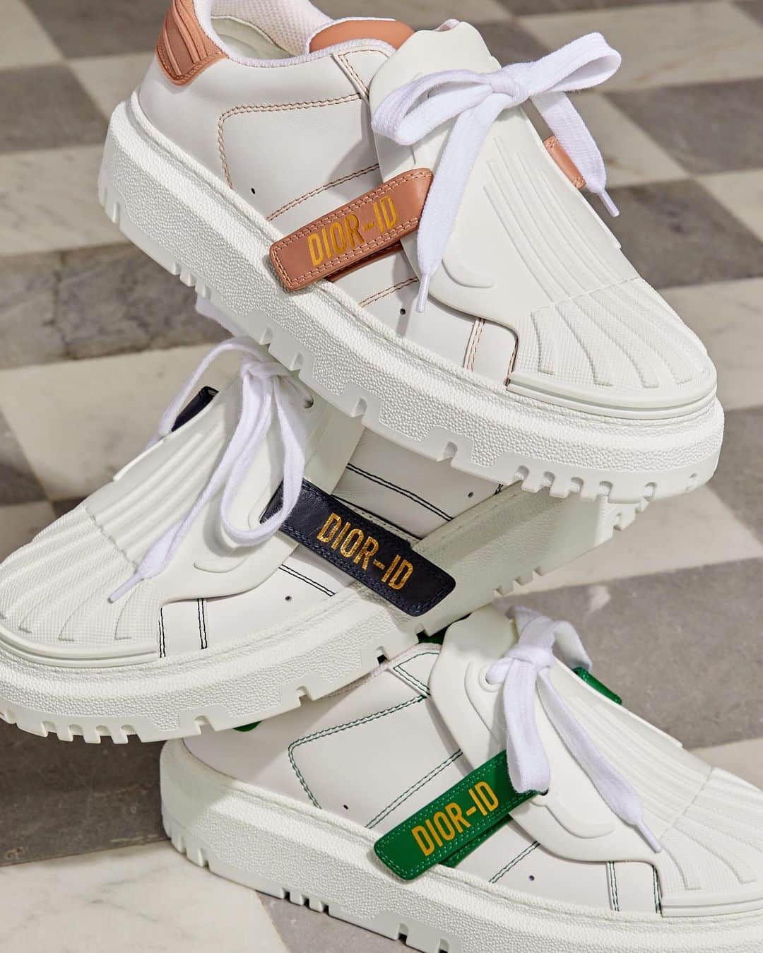 Harrodsのインスタグラム：「DIOR on @DIOR on #DIOR.   Available through Harrods Personal Shopping.  #Harrods #HarrodsFashion  Our stores are closed but you can still discover the #WorldOfHarrods through Personal Shopping and online at harrods.com.」