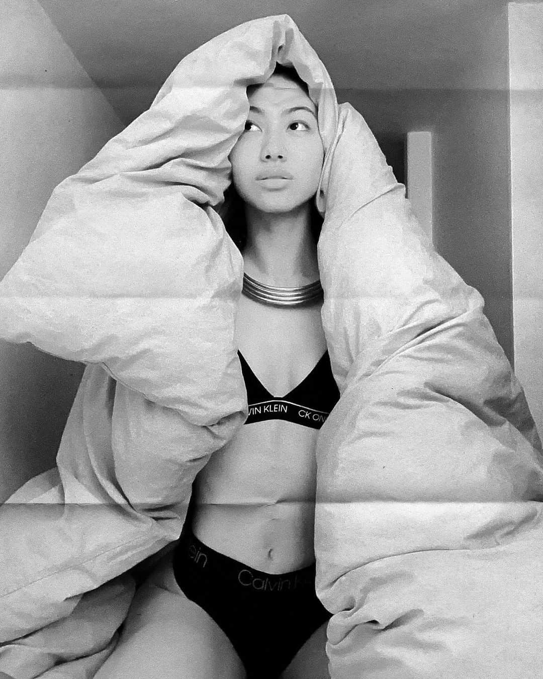 Calvin Kleinさんのインスタグラム写真 - (Calvin KleinInstagram)「New comfort.  @sanolvna in the CK One Lightly Lined Bralette. By @uzzee.zero. #CKONE  Shop women’s underwear. Link in bio.」2月13日 3時50分 - calvinklein