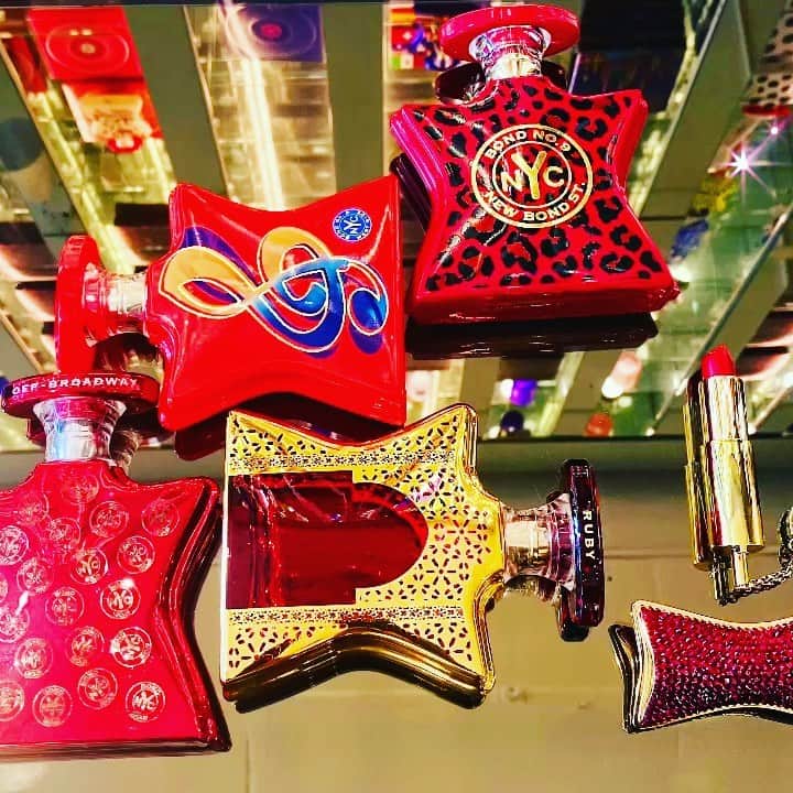 のインスタグラム：「Bond No.9 all RED for Valentine’s Day...」