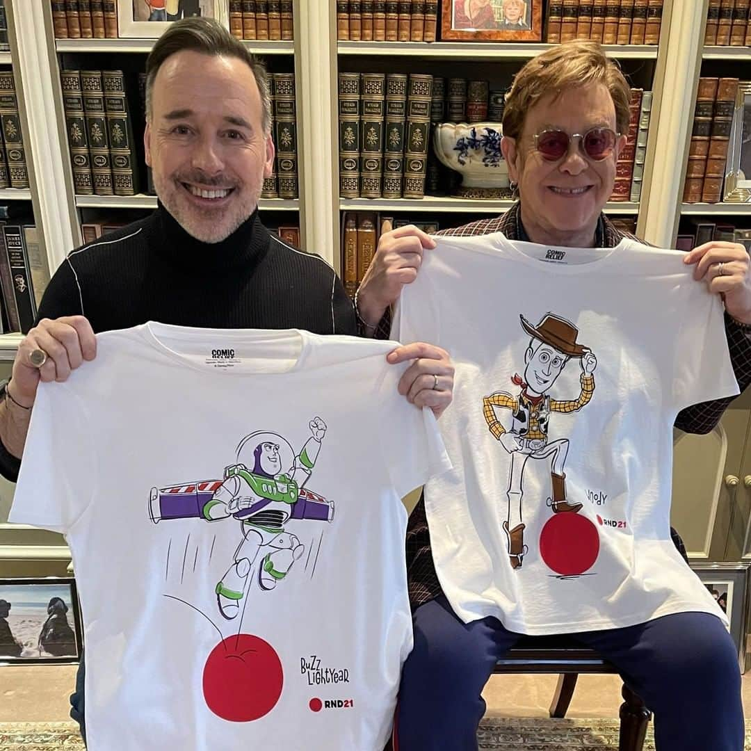 エルトン・ジョンさんのインスタグラム写真 - (エルトン・ジョンInstagram)「It’s that time of year again! David and I are happy to be part of this year’s #RedNoseDay campaign. These @Pixar character t-shirts are available now from @tkmaxxuk. They’re all wonderful, but our favourites are Buzz and Woody! Pick one up today and support a brilliant cause 🚀 #funnyispower」2月13日 3時00分 - eltonjohn