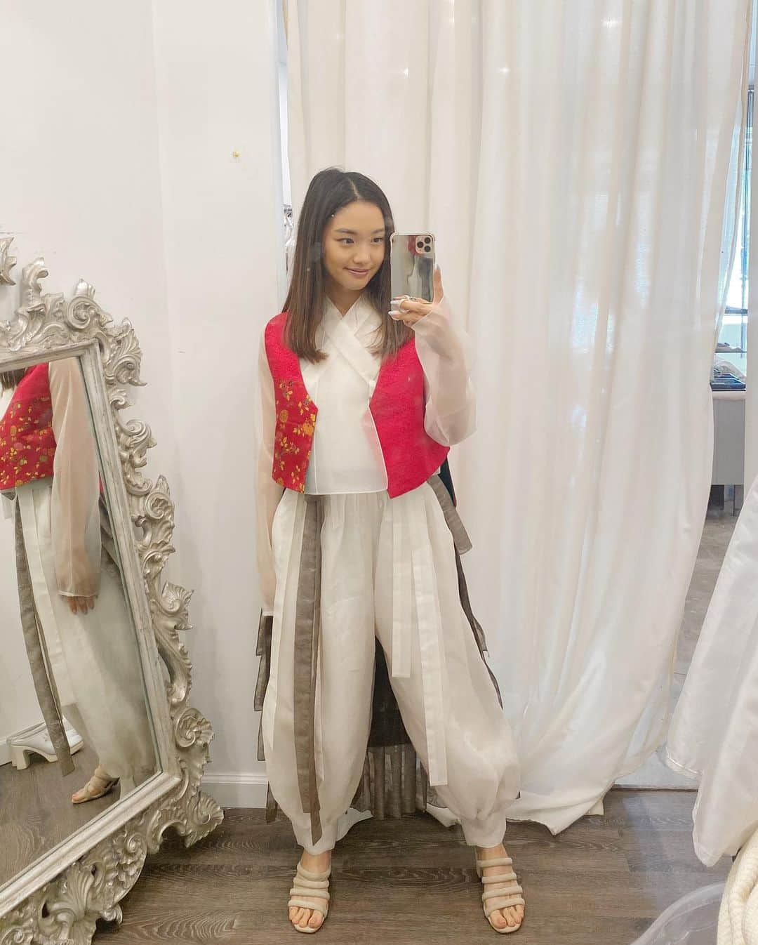 Jenn Imさんのインスタグラム写真 - (Jenn ImInstagram)「Happy Lunar New Year! I’ve been thoroughly enjoying all the traditional dresses on my feed from hanboks, cheongsams, ao dais, and more! I thought I’d share a few of my favorite hanboks (modern + traditional) with you.   It's so important to recognize and celebrate different cultures. The Asian American Pacific Islander community is diverse, powerful, and deserves to shine without fear. With the recent rise of attacks on the AAPI community, I urge you to communicate to your sphere of reach to spread awareness and to check in especially on your elders. With that said, I wish you all an invigorating and euphoric 2021. ✨」2月13日 3時01分 - imjennim