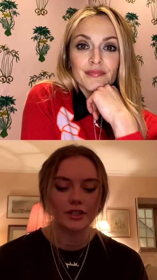 ファーン・コットンのインスタグラム：「Audrey is one of my best mates teenagers and at 17 deals with anxiety, as do so many of her friends. Teen anxiety is huge at the moment due to future uncertainty, social media and the pressure of high achieving at school. I’m not sure what the answers are at the moment but I do know something needs to change. This felt like a good first step for me to understand a little more about why teenagers are having such a tough time. If you know someone who has a teenager struggling I hope this chat helps. Big love and thanks to Auds ♥️」