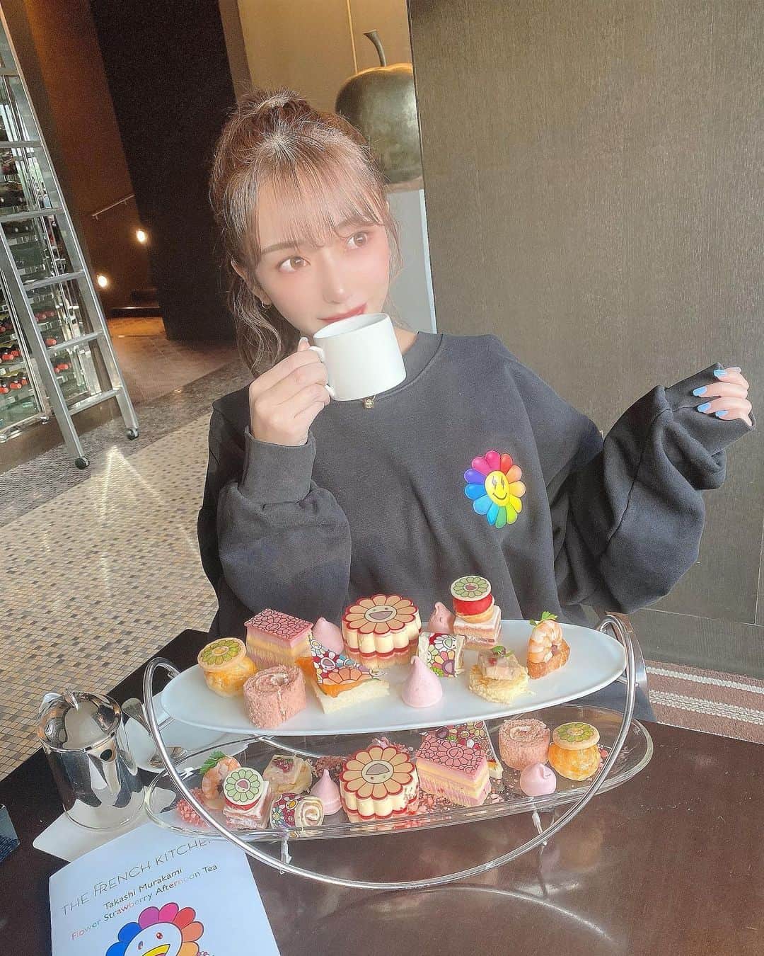 ERENAのインスタグラム：「大好きな かいかいききのアフタヌーン☕︎ . かわすぎやし美味しかった🌼」