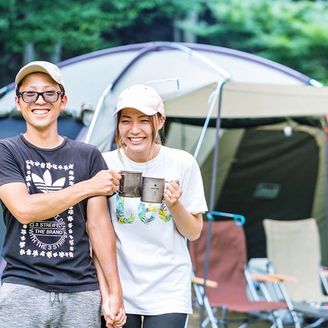 キャンプ情報サイト［ランタン］さんのインスタグラム写真 - (キャンプ情報サイト［ランタン］Instagram)「CAMP SMILE STYLE ／ デザインの良いスノーピークのギアがお気に入り！ 木立に囲まれ幸せキャンプ ＼ いろんなキャンパーのキャンプスタイルを現地取材と一般キャンパーからの投稿で数多く掲載してます。 . . 詳しくは @lantern.camp webサイトをご覧ください . . #camp #camping #outdoor #travel #trip #lantern_smile #nature #キャンプ #キャンプ用品 #アウトドア #テント #自然 #旅行 #キャンプ初心者 #キャンプ好きな人と繋がりたい #キャンプスタイル #LANTERN #キャンプギア #snowpeak #スノーピーク #ローチェア30 #チタンマグ #チタンダルブルマグ #飯盒 #コールマン #アステージ #デュオキャンプ #かぶとの森テラス」2月12日 18時50分 - lantern.camp