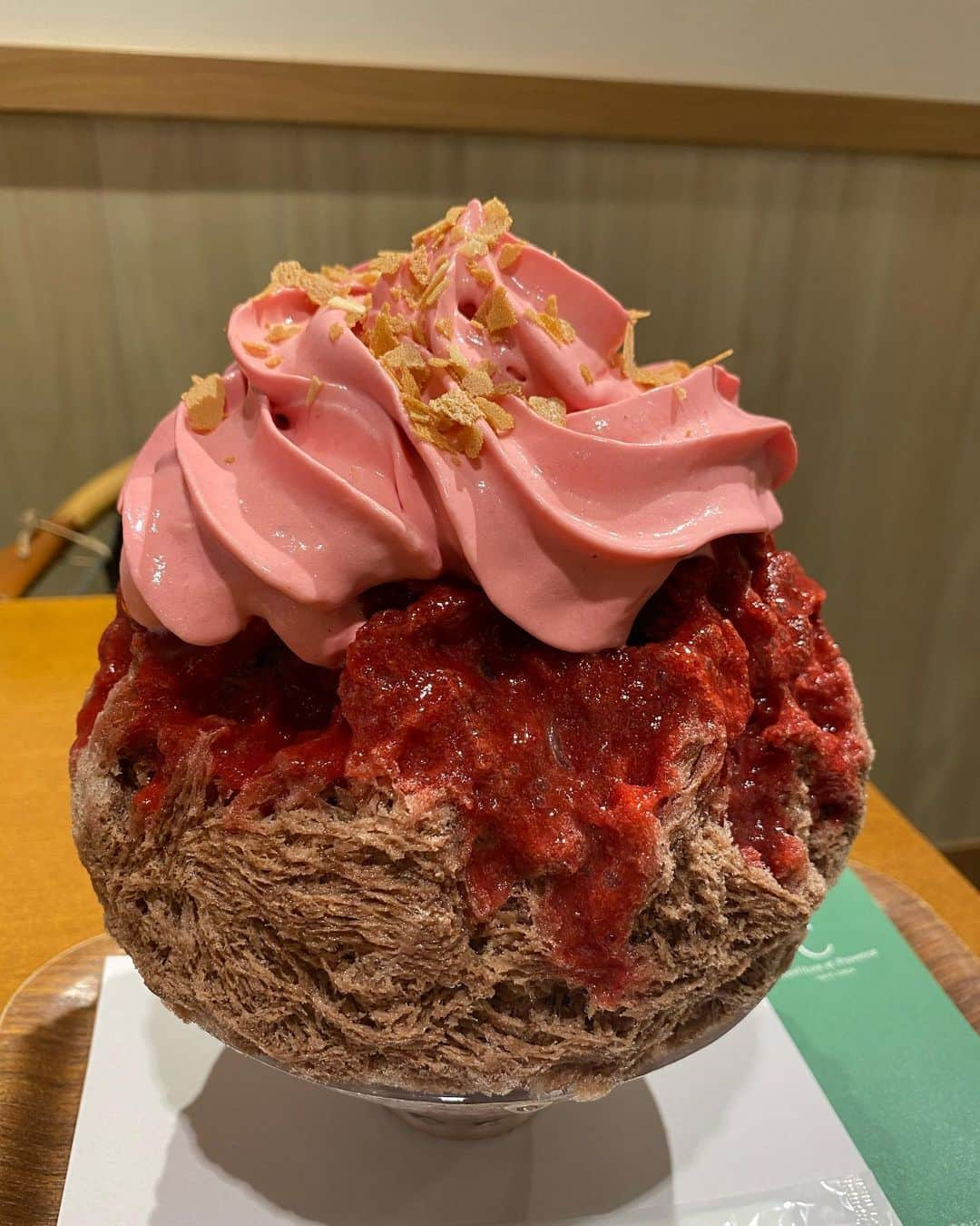 桃乃木かなさんのインスタグラム写真 - (桃乃木かなInstagram)「「銀座のジンジャー」さん🍧  ・ベリーベリーショコラ ・ラ･フランスミルクティー ・コンポタとしょうゆ  スパイシーなジンジャーシロップの効いたバレンタイン氷でした😋  #銀座のジンジャー #銀座一丁目 #かき氷」2月12日 18時56分 - kana_momonogi