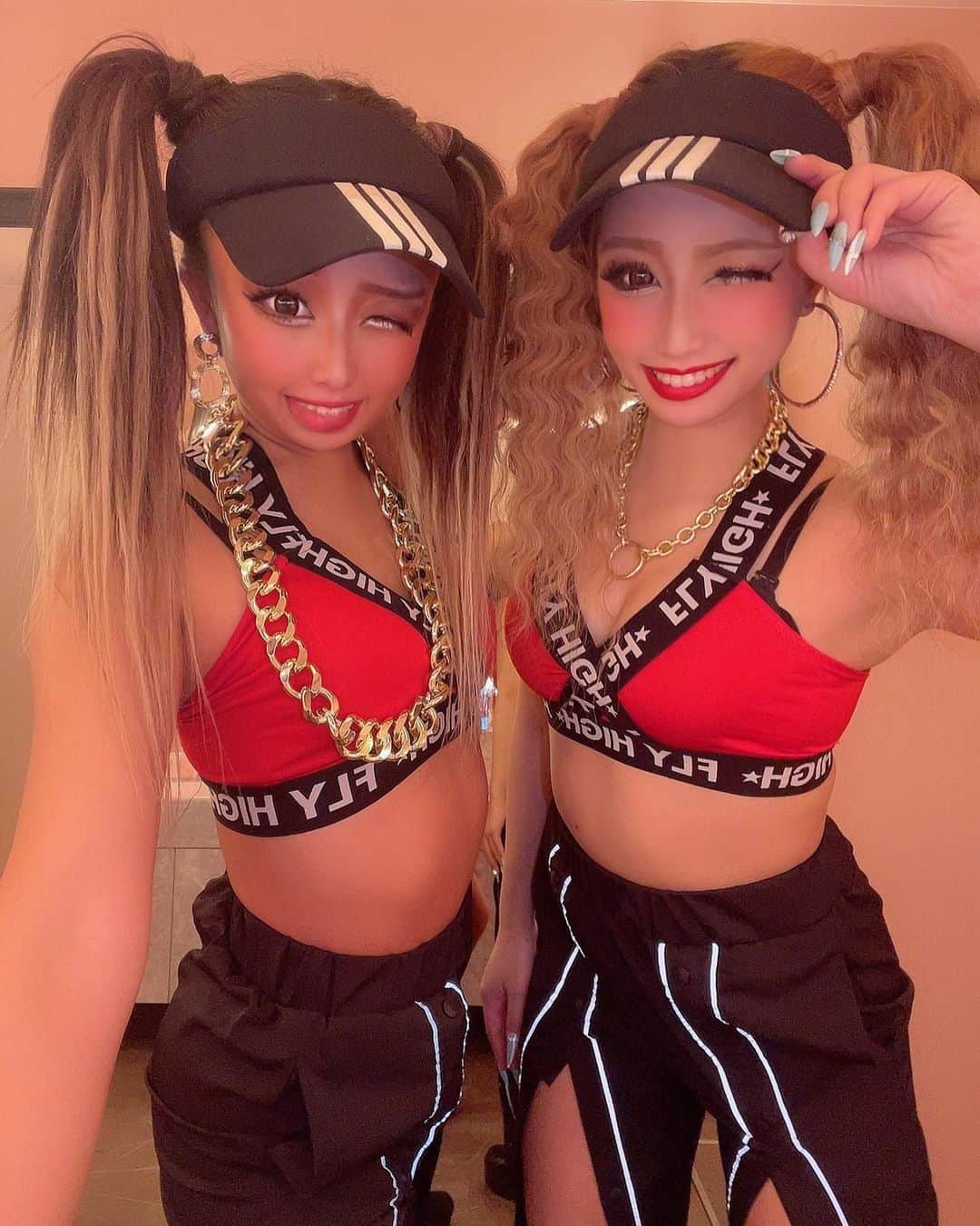 Momokaのインスタグラム：「ちょことのペア☺ この衣装かんわいい〜🤍❤️  ちょことペアになった日は いっつもほんとに 爆笑しっぱなしです😆🙏笑  そして誕生日祝いしてくれた方 ありがとうございます😍💙 本日12日と明日の13日も UTAGE SAPPOROにいるから 遊びにきてネ😚⭕️  #札幌新名所 #ウタゲサッポロ #札幌クラブ #クラブ #ナイトクラブ #札幌 #すすきの #夜遊び #クラブ #utagesapporo  #susukino #sapporo #hokkaido #札幌で1番 #盛り上がるクラブ #nightclub #nightout #nightlife #allmix #club #party #event #gogodancer #ギャル #黒ギャル #私は白ギャル？」