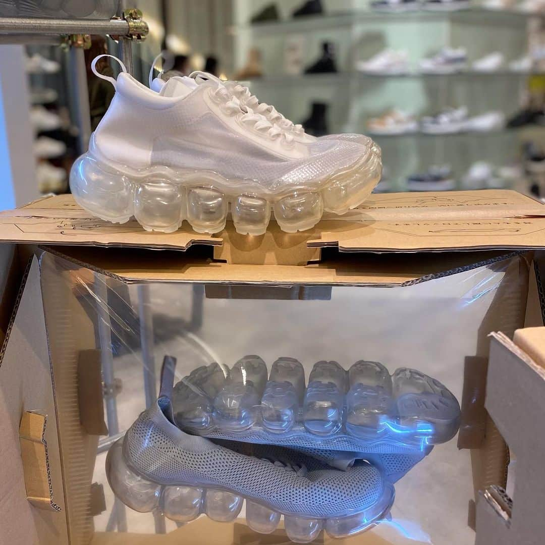 HANKYU.MODEさんのインスタグラム写真 - (HANKYU.MODEInstagram)「grounds POP UP STORE Until  2/23 At 4F 『SNEAKER EDIT』  #Hankyu #HANKYUMODE #umedahankyu #阪急うめだ本店 #うめだ阪急 #阪急百貨店 #osaka #umeda #mode #sneakeredit #grounds #groundsfootwear #スニーカーエディット #グラウンズ #スニーカー #シューズ」2月12日 18時59分 - hankyumode