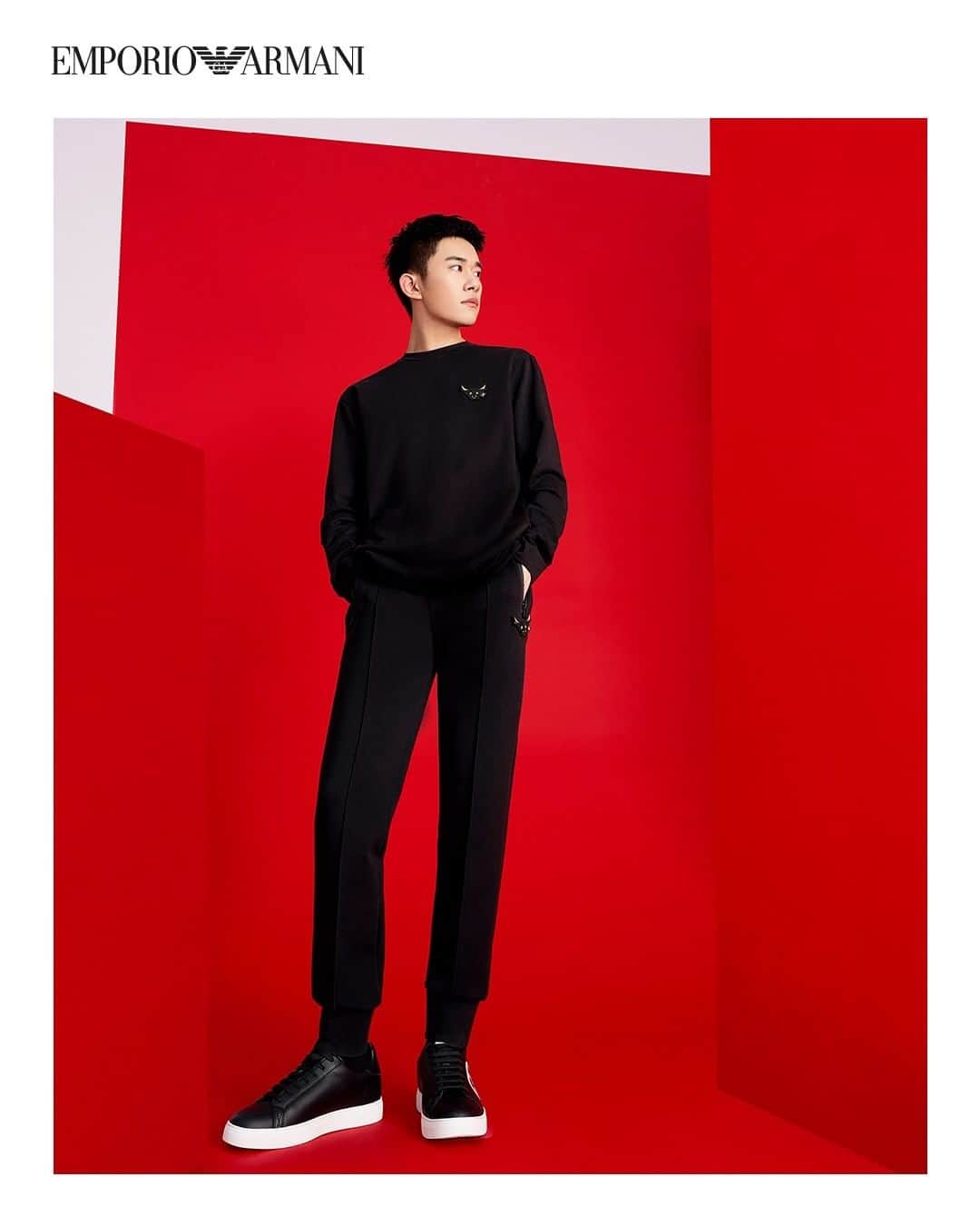 Armani Officialさんのインスタグラム写真 - (Armani OfficialInstagram)「Global Emporio Armani Ambassador Jackson Yee celebrates the Year of the Ox in the Emporio Armani Chinese New Year Capsule Collection. #EAChineseNewYear」2月12日 19時00分 - emporioarmani