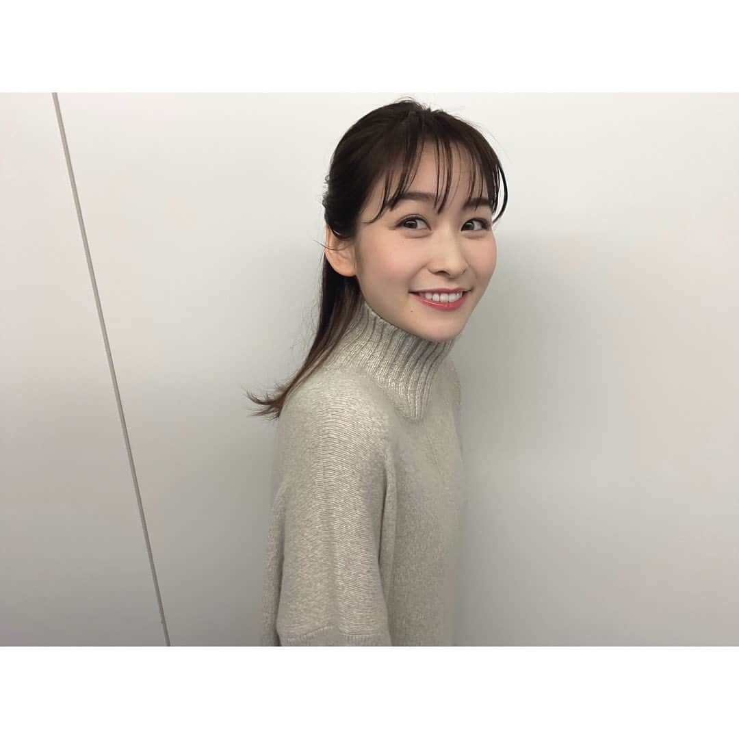 岩田絵里奈さんのインスタグラム写真 - (岩田絵里奈Instagram)「会社に来るとすぐに衣装を着ることが多いので、普段は本当に手抜きな私服ですが(ほぼアラビア語の書かれた黒パーカー笑)、今日は訳もなくワンピースを着て参りました👗笑 今年の秋に買ったのに、まだ3回目くらいだ...笑 もったいない〜 こんな日こそ、徳島先輩にお会いしたかったな🥺笑 さてさて、明日2月13日(土)16時〜の「さんまのサッカークラブ世界一決定!総集編」で進行を担当させて頂きます。 スペシャルサポーターの明石家さんまさんと、ゲストのぺこぱさんと丸山香里奈さん、そして解説の元日本代表FWの城彰二さんとお送り致します✨ 宜しくお願い致します。」2月12日 19時03分 - erina_iwata