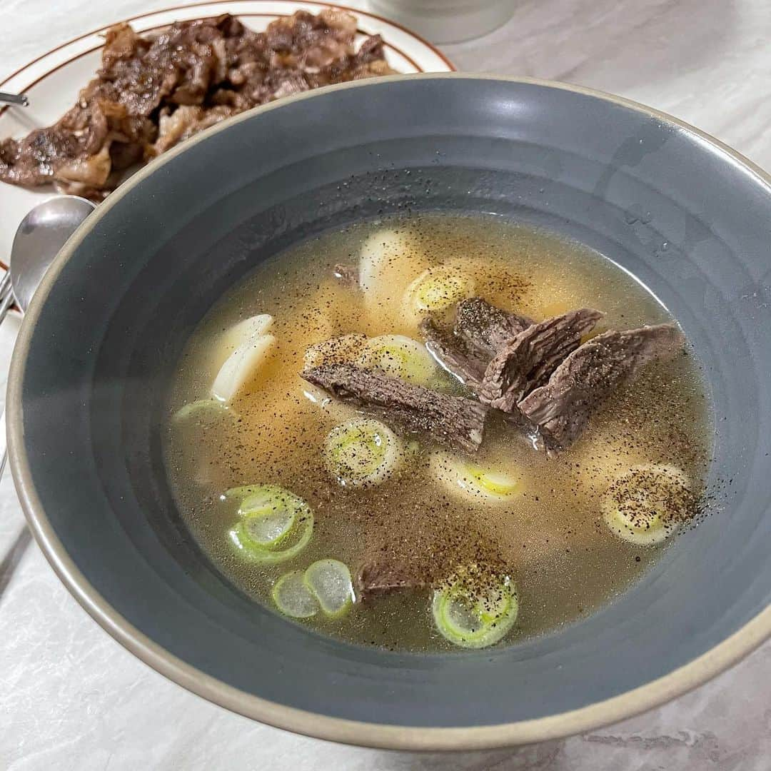 コ・ギョンピョのインスタグラム：「떡국.. 정말 맛있다 오늘.」