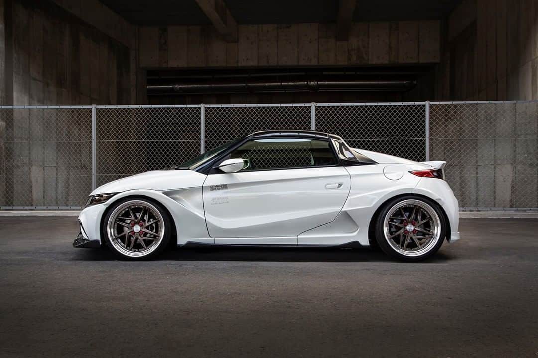 のインスタグラム：「GARAGEVARY S660 on WORK RIZALTADO MESH2 ホイールサイズ：(F)17inch 7.0j (R)17inch 7.5j　　　　 ホイールカラー：チタンゴールド #garagevary　#s660　#rizaltado 　#mesh2　#workwheels　#ワークホイール #work #ワーク #リザルタードメッシュ2」