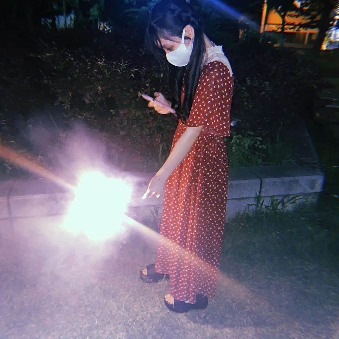 尾野寺みさのインスタグラム：「﻿ ﻿ はやくなつこい﻿ ﻿ ﻿ #夏 #花火 #ワンピース」