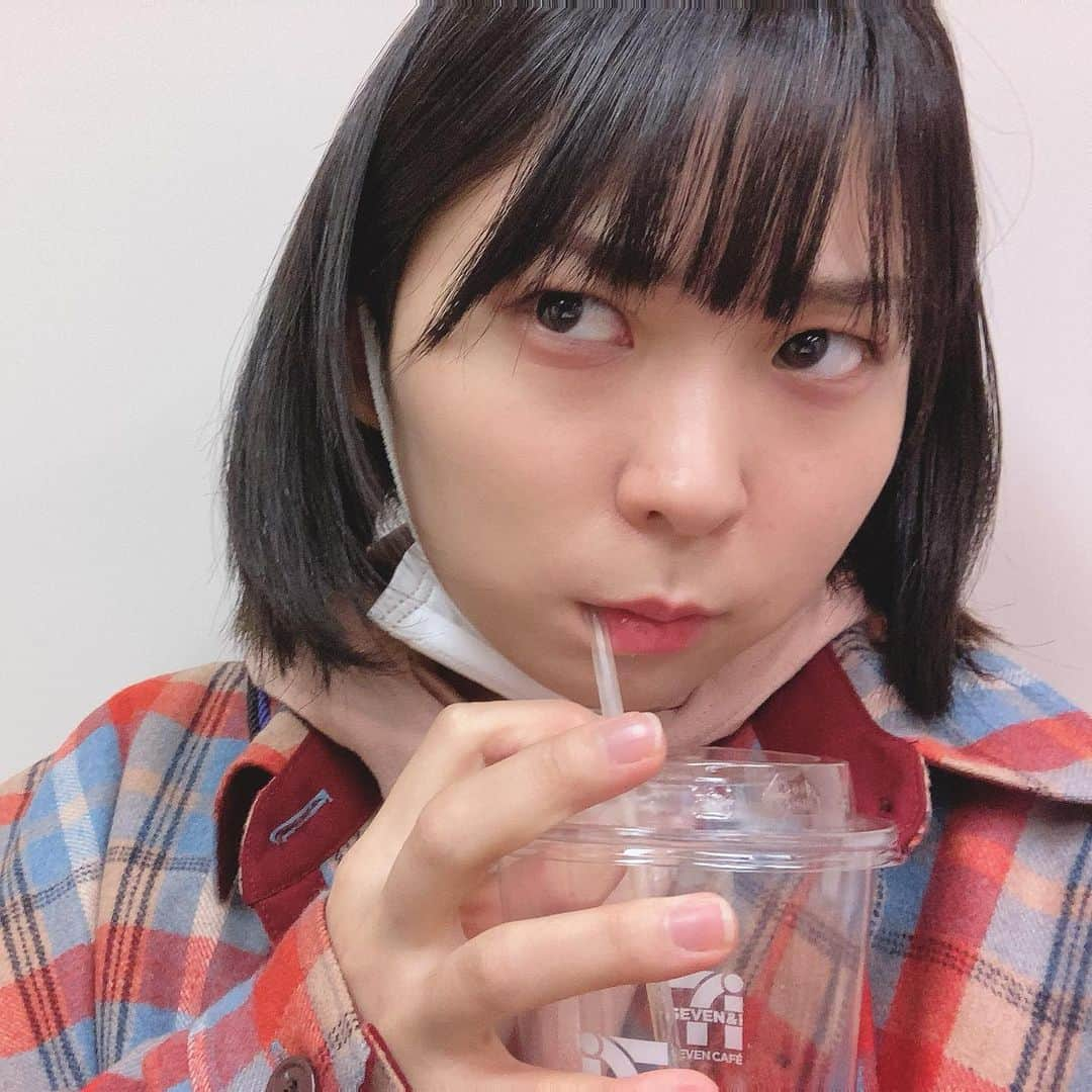 にゃんこスターさんのインスタグラム写真 - (にゃんこスターInstagram)「コーヒーをブラックで飲むときどこかを睨む人  #見たことある人モノマネ #にゃんこスター #アンゴラ村長」2月12日 19時35分 - nyanco_star_pu_pu_mu