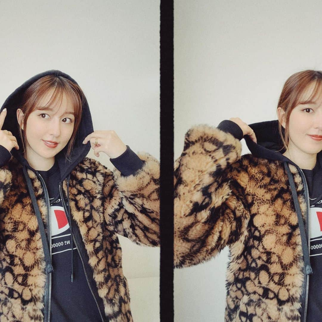 市野莉子さんのインスタグラム写真 - (市野莉子Instagram)「@coach × @champion ♥️♥️ 他のコーデはりかりこのtiktokとリールにも 動画アップされてるよっ☺︎  #りかりこ#双子#coach#champion#ファッション#コーデ＃コーディネート#fashion#me#ootd#followｍe」2月12日 19時50分 - riko_ichino