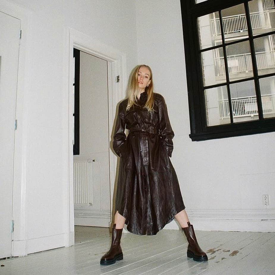 ドライコーンさんのインスタグラム写真 - (ドライコーンInstagram)「Inspiration for your "wehn this is all over" look.⁠⁠ @wiepboers looks stunning in our leather dress CHARLOTTA.  #repost #drykorn #drykornforbeautifulpeople #womenswear #leatherdress #germanfashionbrand」2月12日 19時53分 - drykorn_forbeautifulpeople