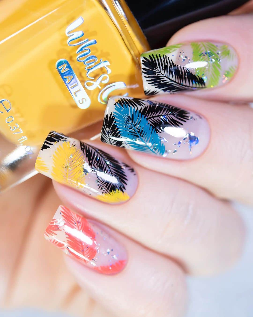Sveta Sandersのインスタグラム：「Дизайн с использованием плитки для стемпинга от @whatsupnails B028 и лаков для стемпинга тоже #whatsupnails ❤️」