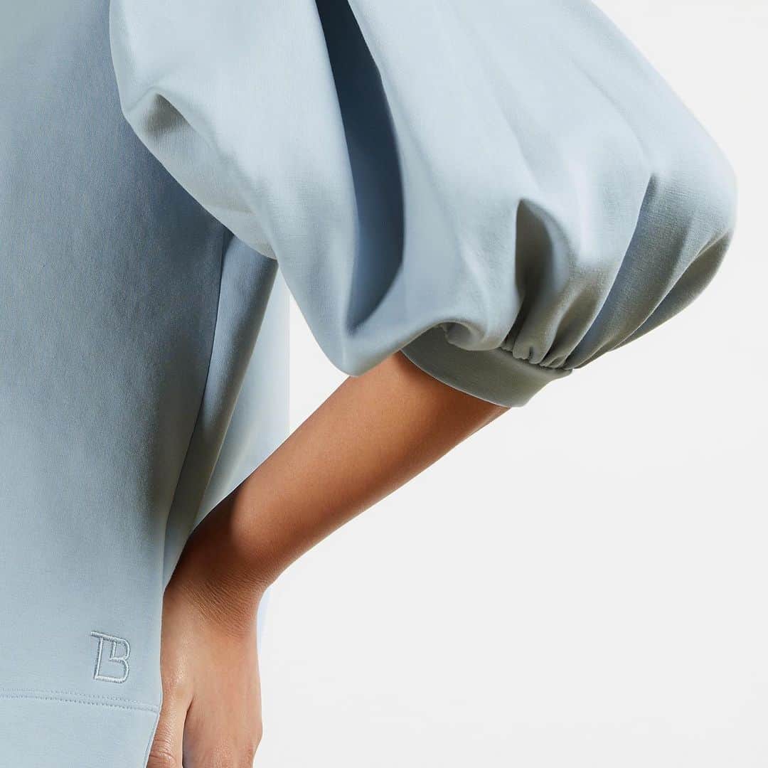 Ted Bakerさんのインスタグラム写真 - (Ted BakerInstagram)「A humble sweat with a puff sleeve and icy blue hue. (Puff sleeve sweat: IRISSA)」2月12日 20時16分 - tedbaker